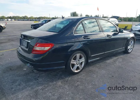 2011 Mercedes-Benz C 300 Luxury/Sport из США, поврежденный, VIN WDDGF5EB6BA525023